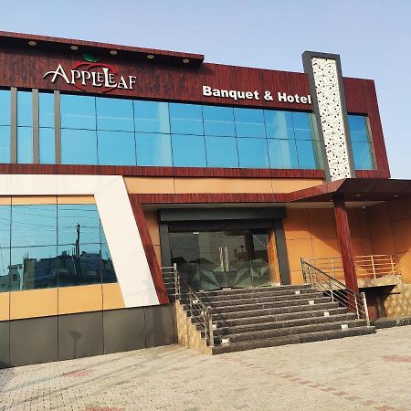 Oyo 92169 Apple Leaf Banquet & Hotel Alīgarh 外观 照片