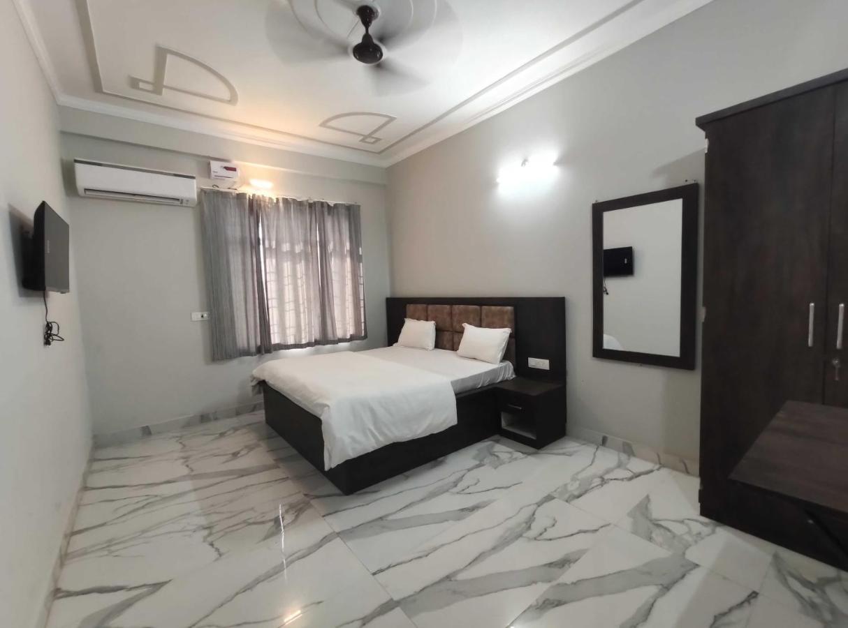 Oyo 92169 Apple Leaf Banquet & Hotel Alīgarh 外观 照片