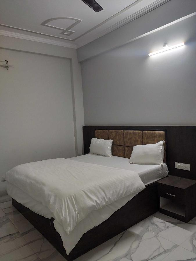 Oyo 92169 Apple Leaf Banquet & Hotel Alīgarh 外观 照片