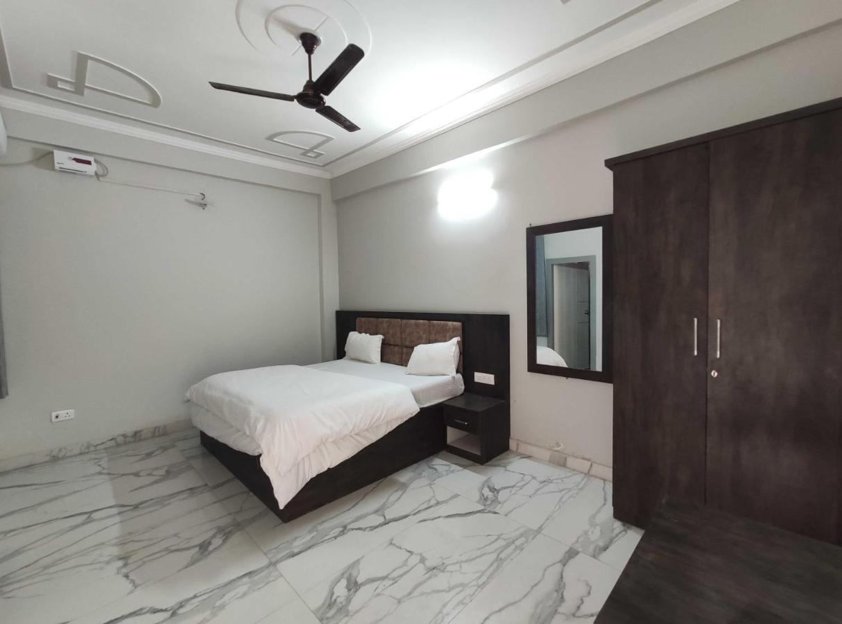 Oyo 92169 Apple Leaf Banquet & Hotel Alīgarh 外观 照片