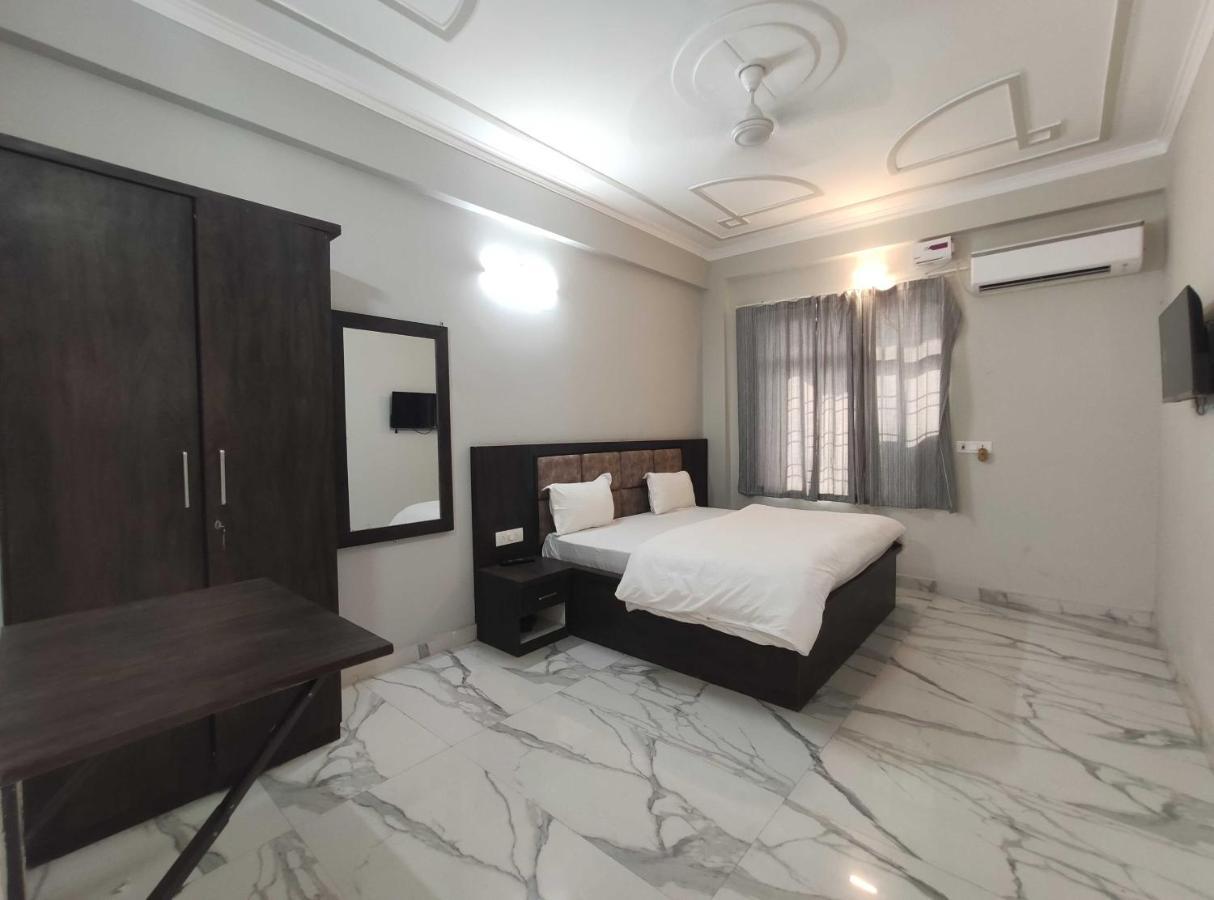 Oyo 92169 Apple Leaf Banquet & Hotel Alīgarh 外观 照片