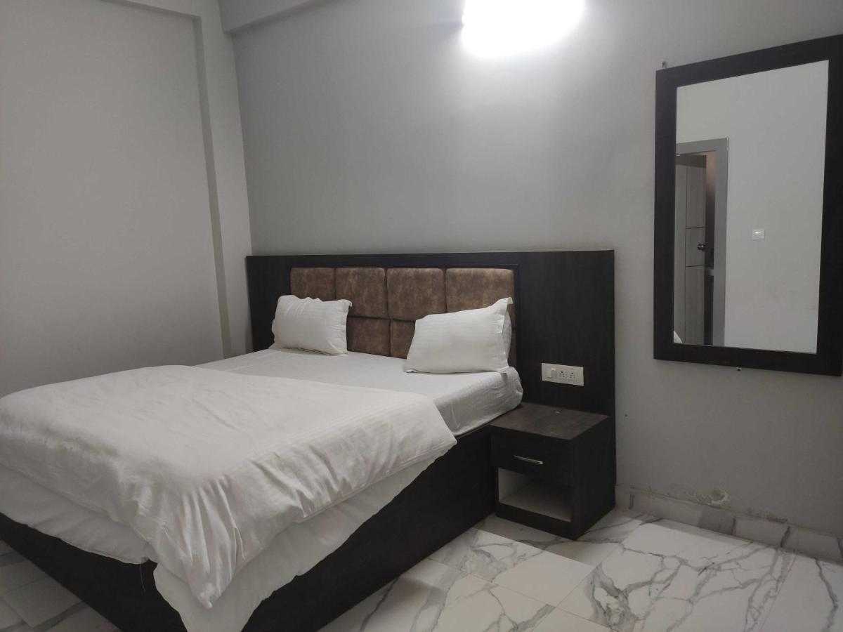 Oyo 92169 Apple Leaf Banquet & Hotel Alīgarh 外观 照片