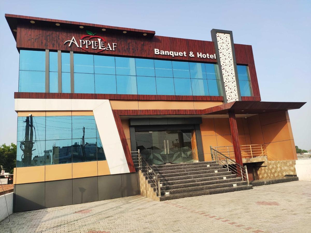 Oyo 92169 Apple Leaf Banquet & Hotel Alīgarh 外观 照片